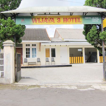 Hotel Wijaya 3 Kaliurang Exteriör bild